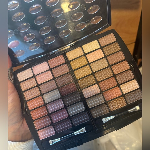 Colorful Makeup Palette Set - Picture 10 of 10